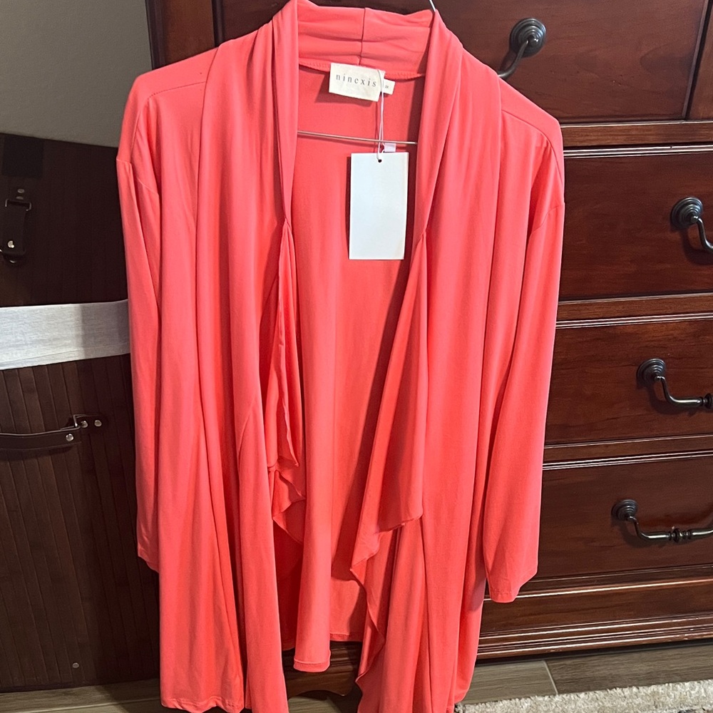 Ninexis Coral Women's Sweater/Jacket